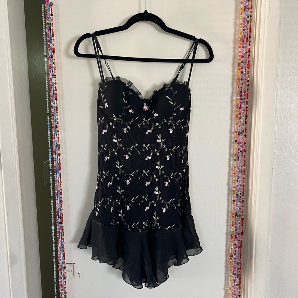 Hillard & Hanson Black Babydoll Chemise with Floral Embroidery